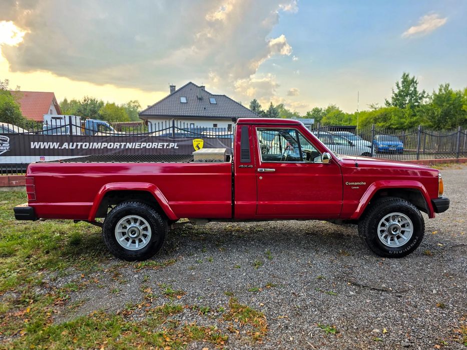 Jeep Comanche 4x4 LONG Cherokee Pickup Kamera Cofania