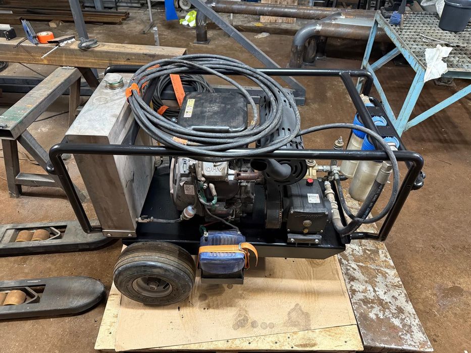 Myjka ciśnieniowa spalinowa 500 bar 23 L/min 858 mth