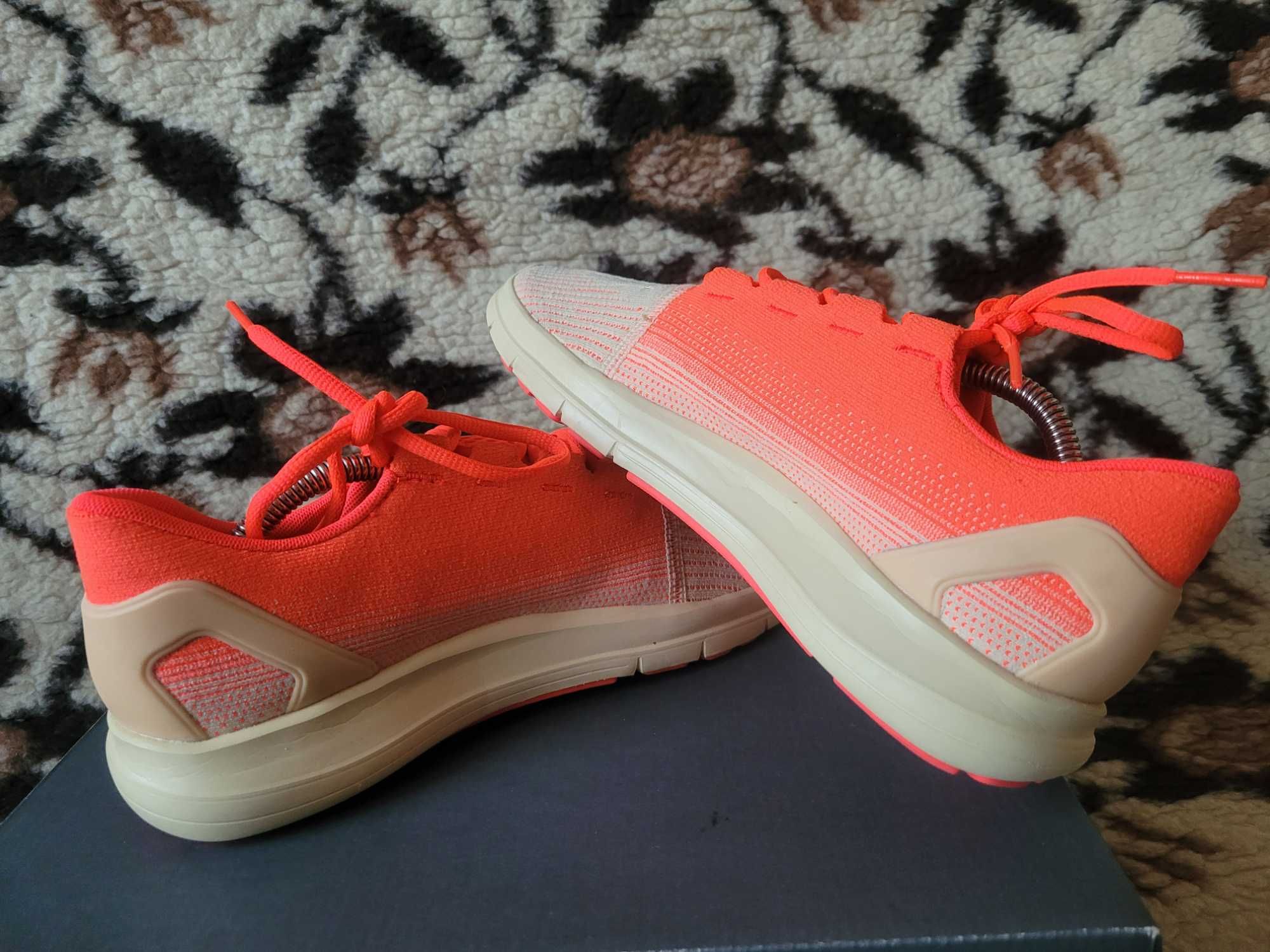 Mega lekkie buty treningowe do biegania Under Armour r.40 super stan