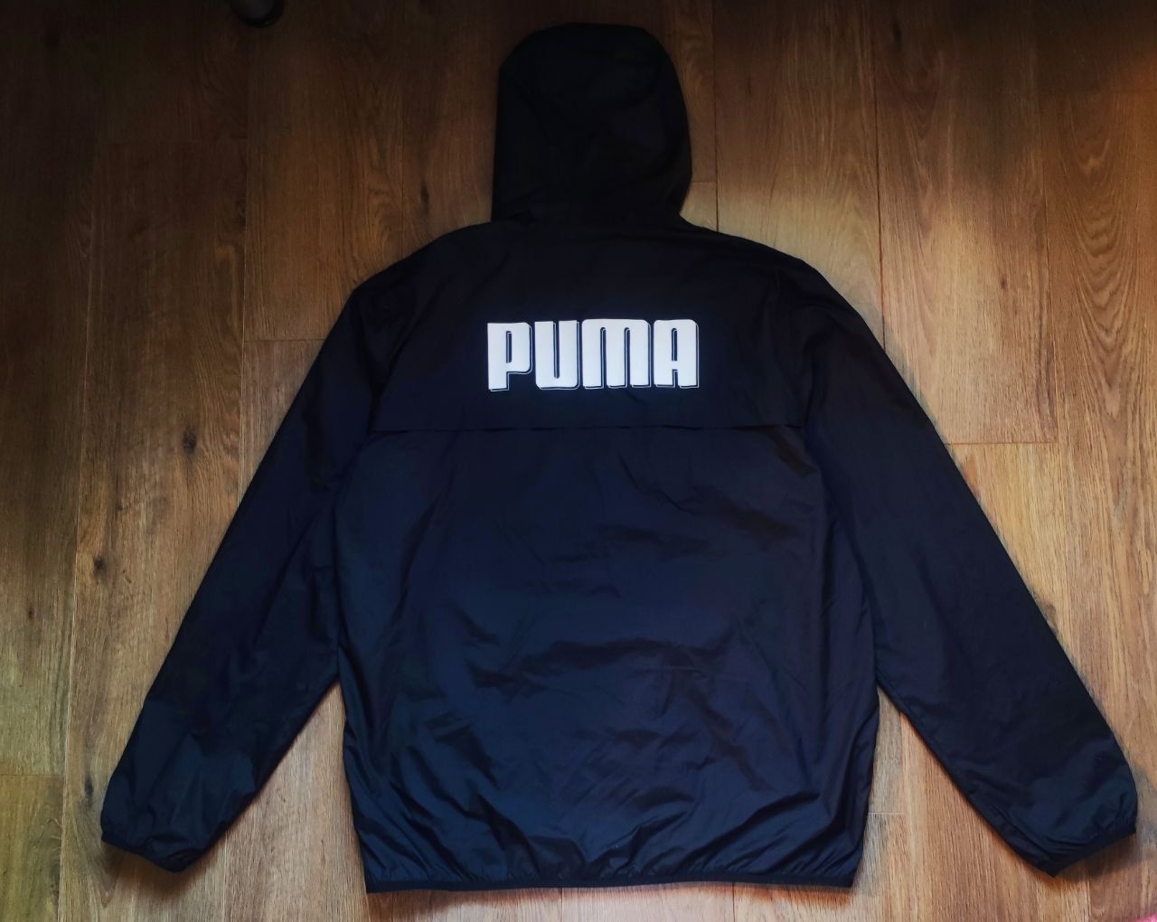 Продам мужскую ветровку фирмы Puma  p.XL.