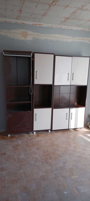 Zestaw meblowy - biurko, słupek, regał wiszący, podstawka TV, szafka