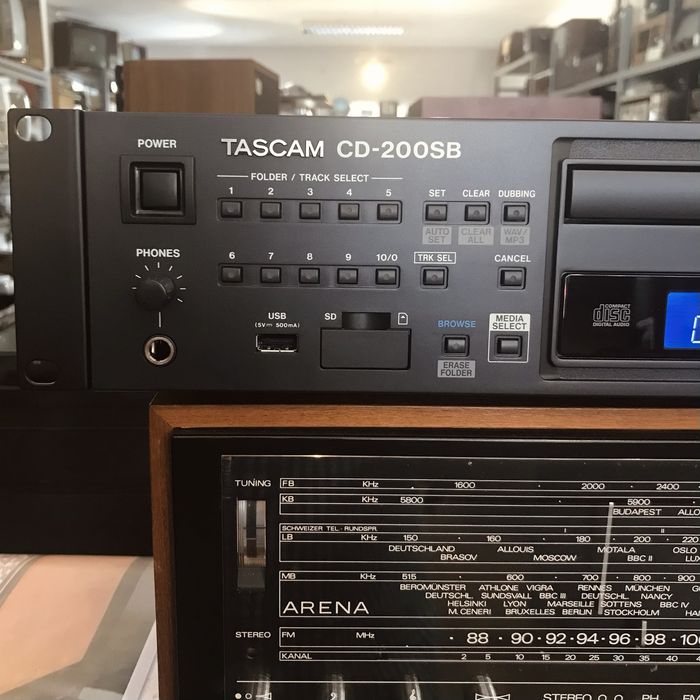 Leitor CD TASCAM CD-200 SB NOVO - Loja Grundig Clássicos
