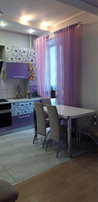Продам 2-комнатную квартиру Героев Труда 32Б