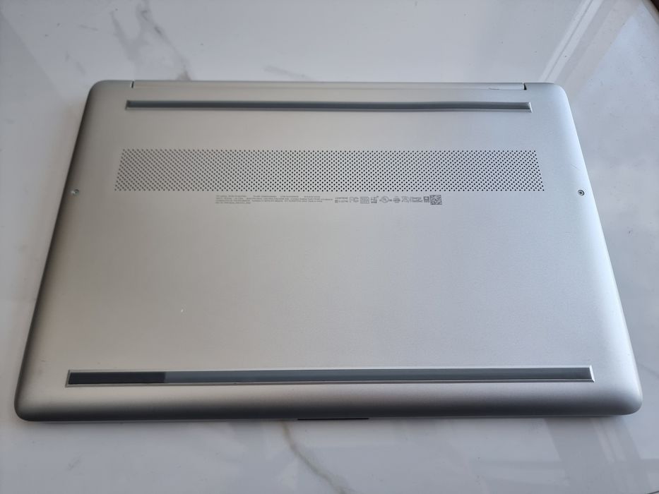 HP  / Core i3-1125G4  / RAM 8gb / FHD