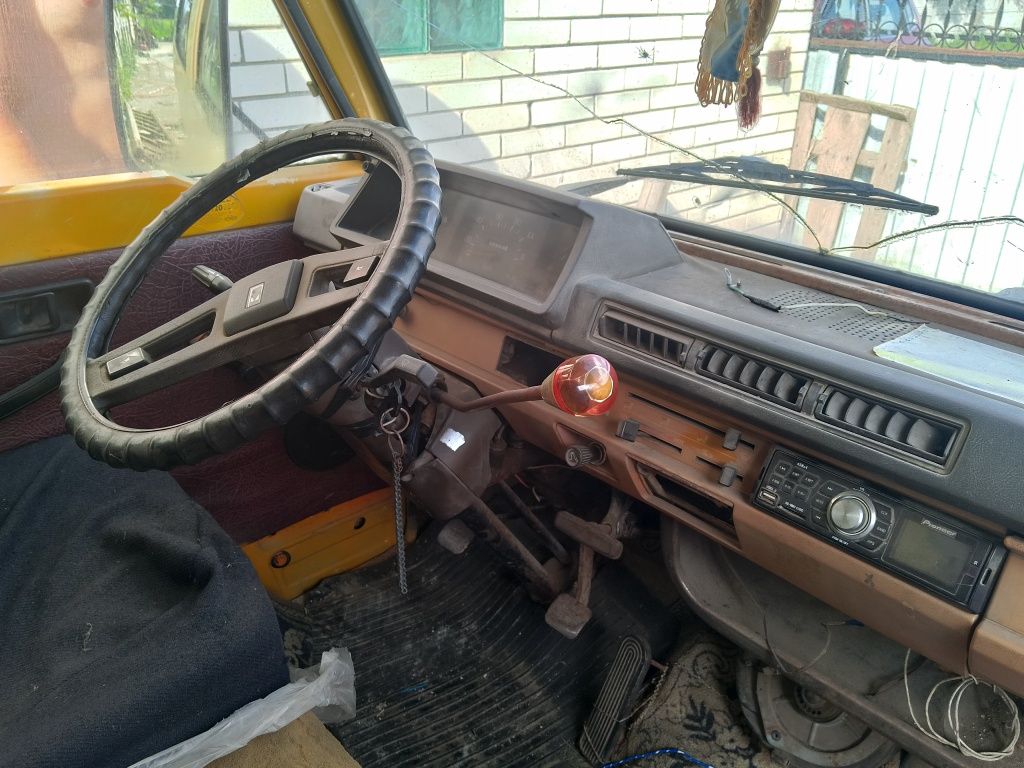 Продам авто Mitsubishi L 300