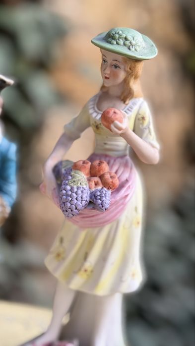 Статуэтки фарфор, характерые, коллекционные, из Европы