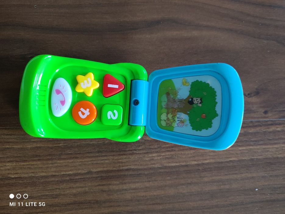 Telefon grający zabawkowy