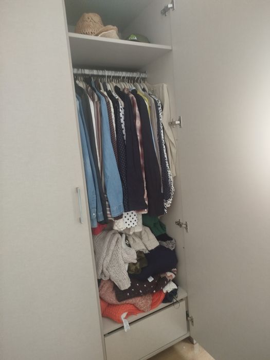 Guarda fatos muito espaço e arrumação