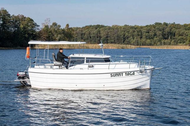 czarter houseboat bez patentu spacerowy jacht motorowy jeziorak Iława