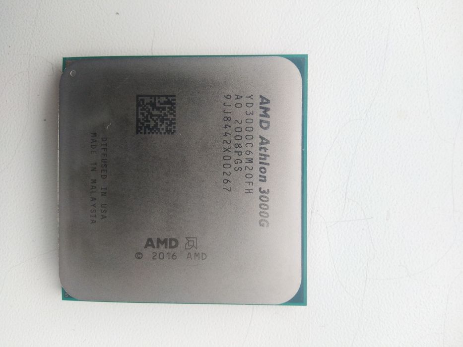 Процесор AMD Athlon 3000G.