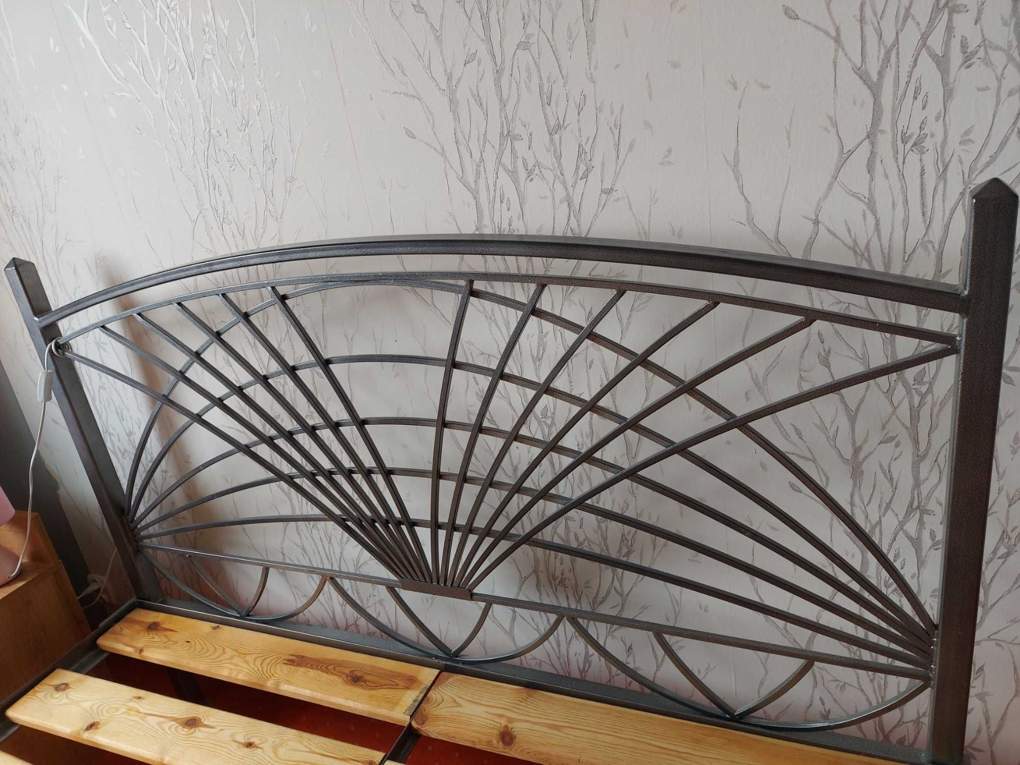 Łóżko metalowe 160x200 z materacem