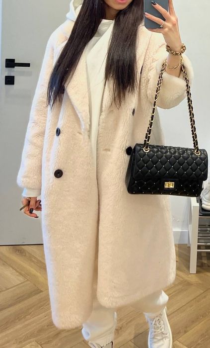 Натуральна шубка з овчини.