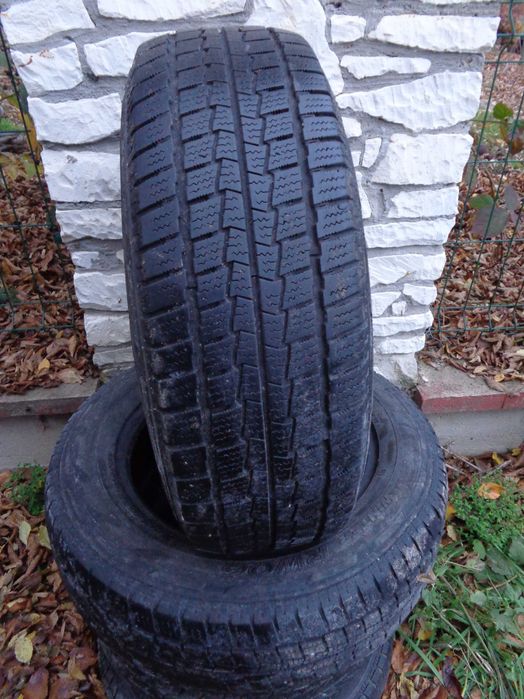 2szt. 215.65.16 C  Hankook Winter RW06 215/65R16 C 106/104T