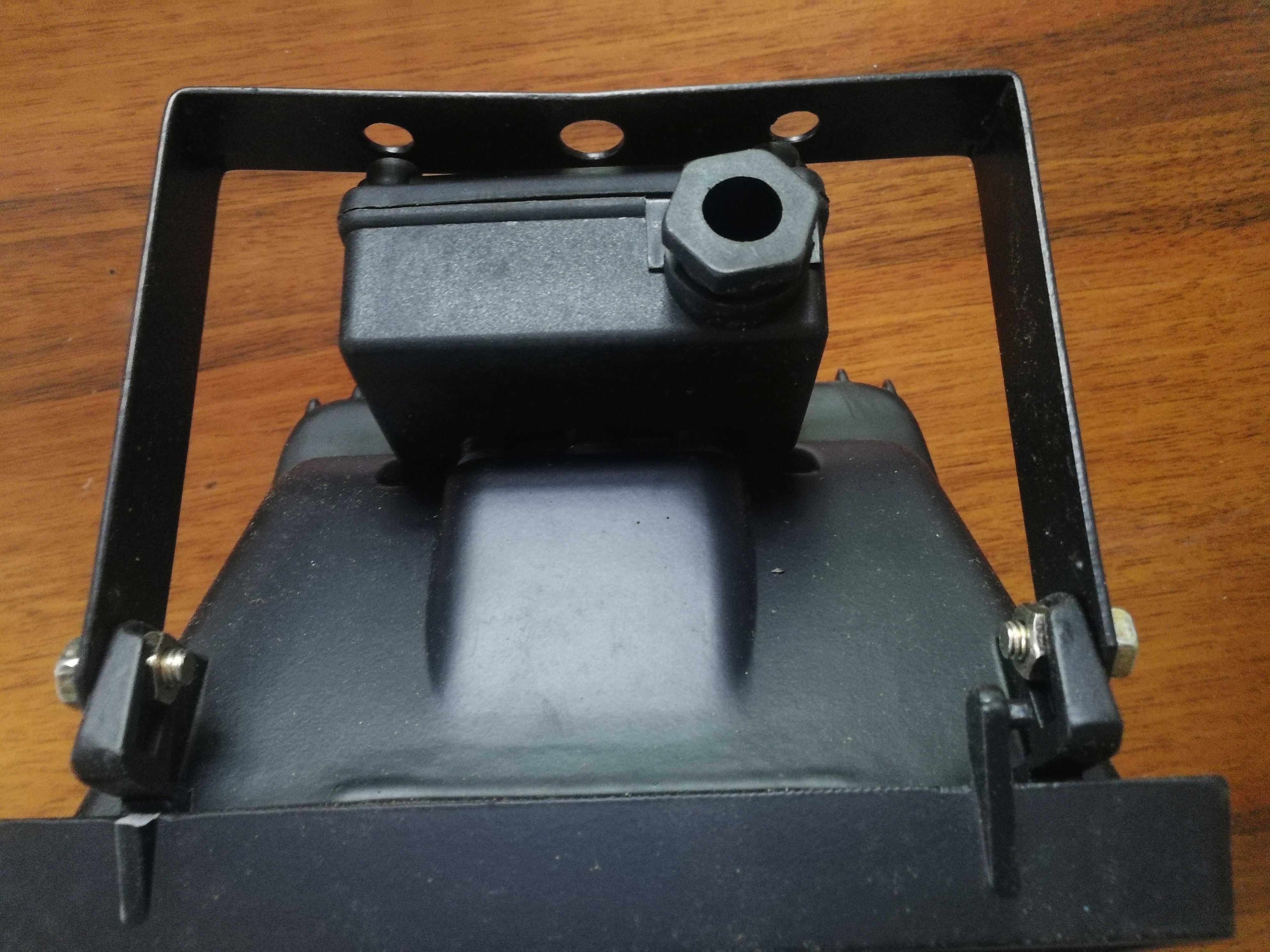Lampa halogenowa 500 W.
