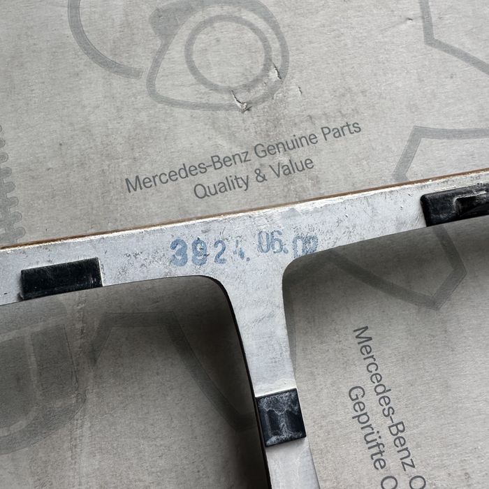 Пнель деревʼяна Mercedes w220 корінь горіха нова зі старих запасів NOS