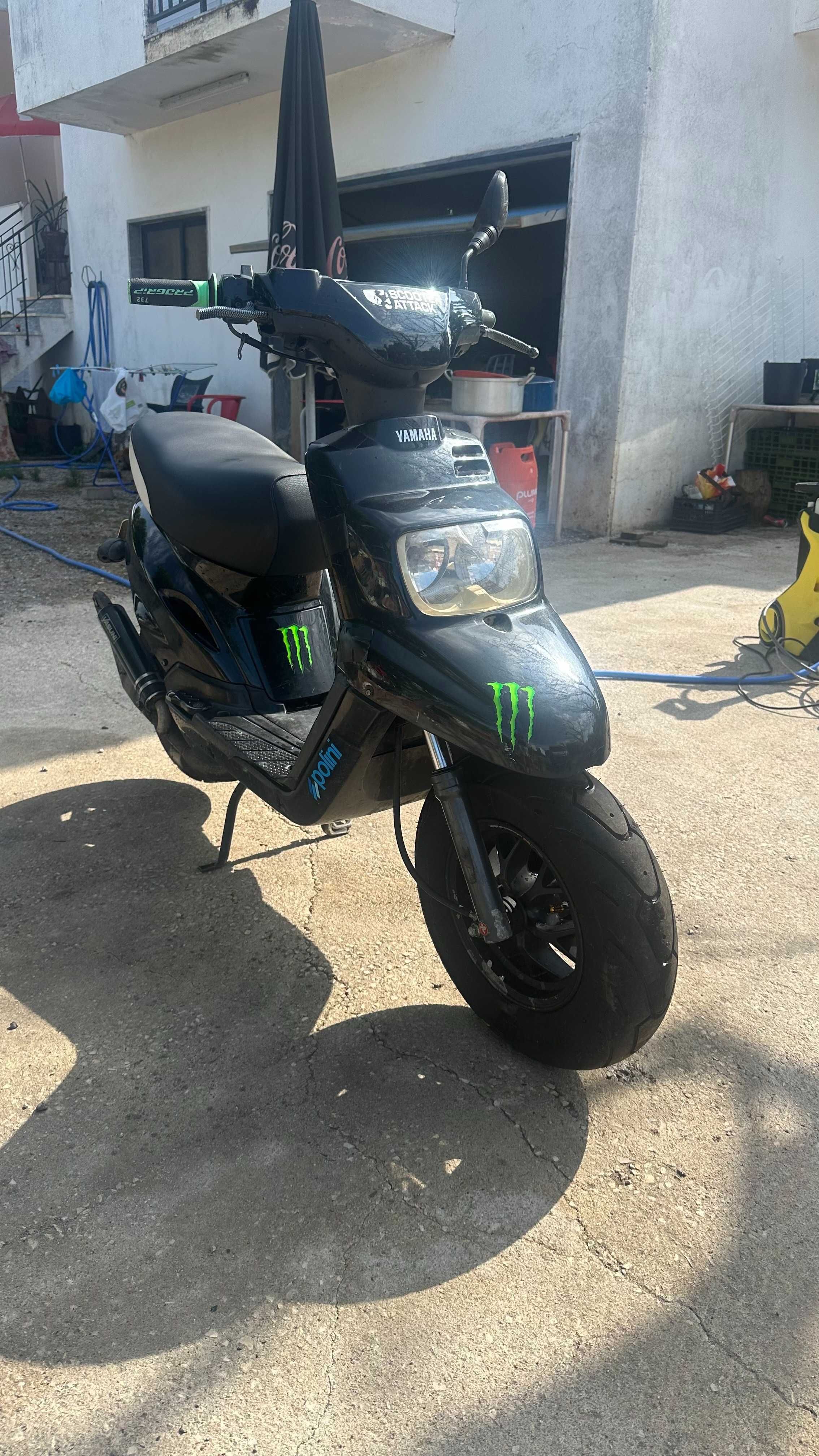 bws 50cc com estética de origem mas muito material