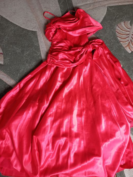 Sukienka wg  projektu Valentino