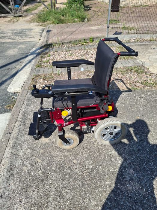 Wózek inwalidzki elektryczny