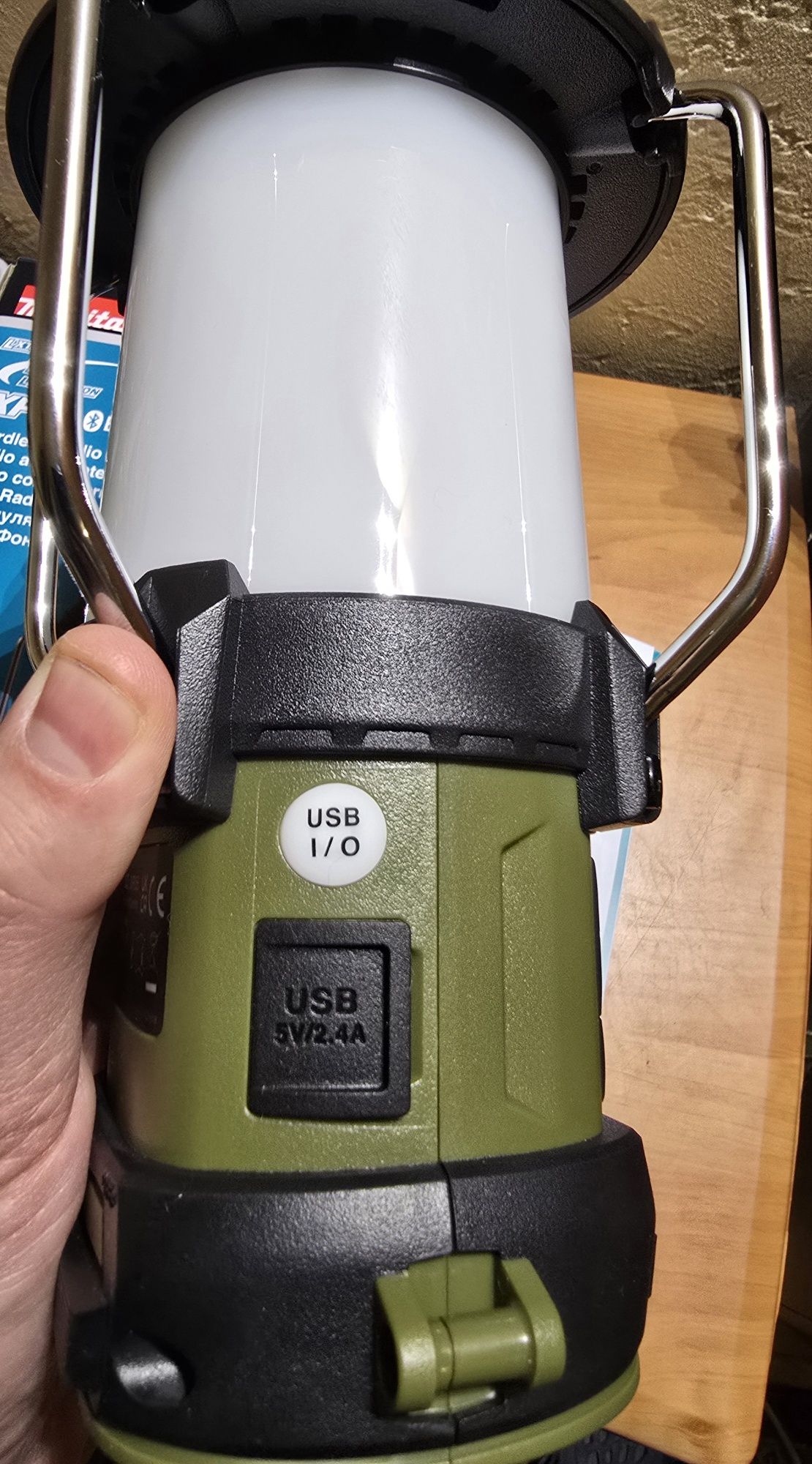 Makita DMR056 ліхтар + Bluetooth MP3 та радіо, конектор оригінал з Анг