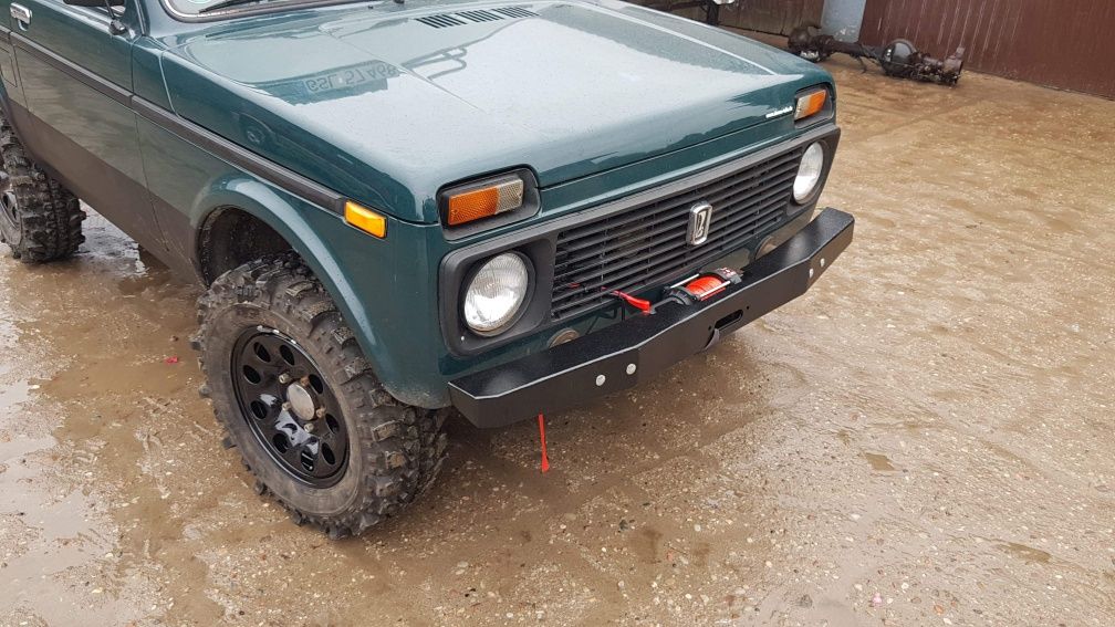 Przedni zderzak stalowy pod wyciągarke lada niva NOWY FV