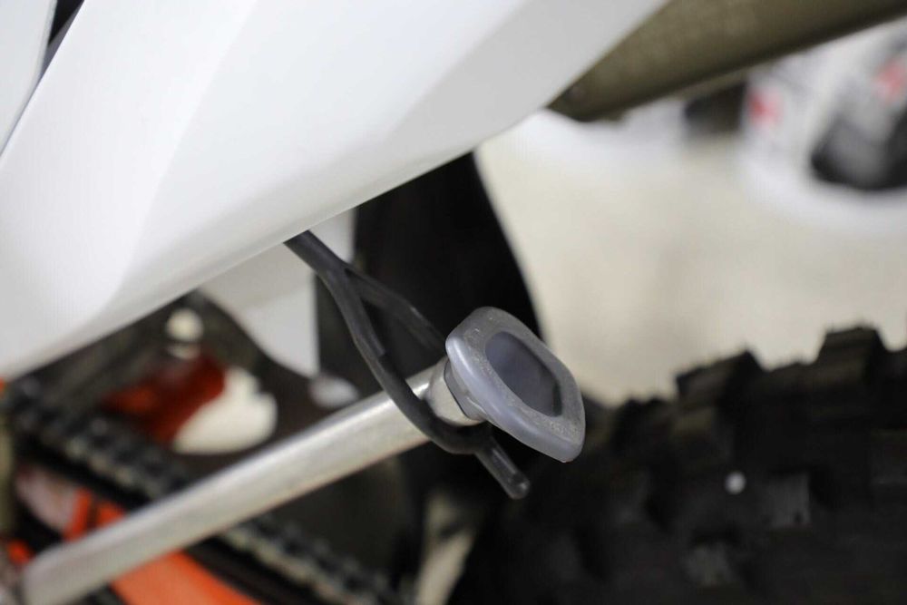 Gumka guma do stopki bocznej i akumulatora KTM Husqvarna Husaberg