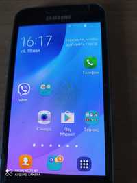 Samsung Galaxy J1 . Черный