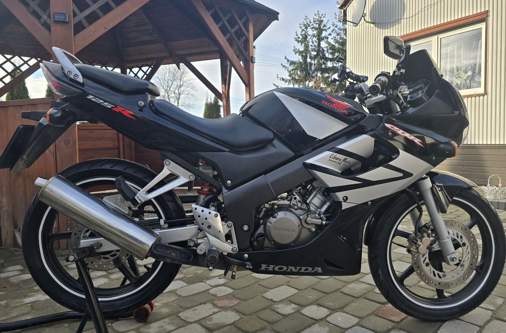 Honda CBR 125 JC34 niski przebieg 14k (nie jc39 jc50 r125 cbf mt)