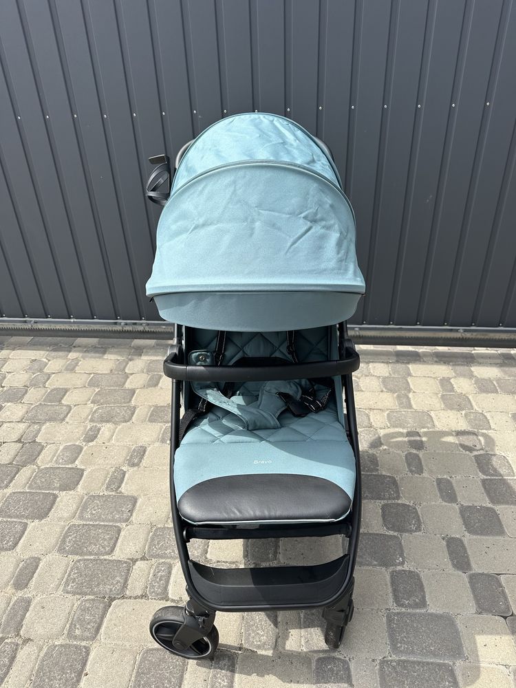 Прогулянкова коляска Carello Bravo