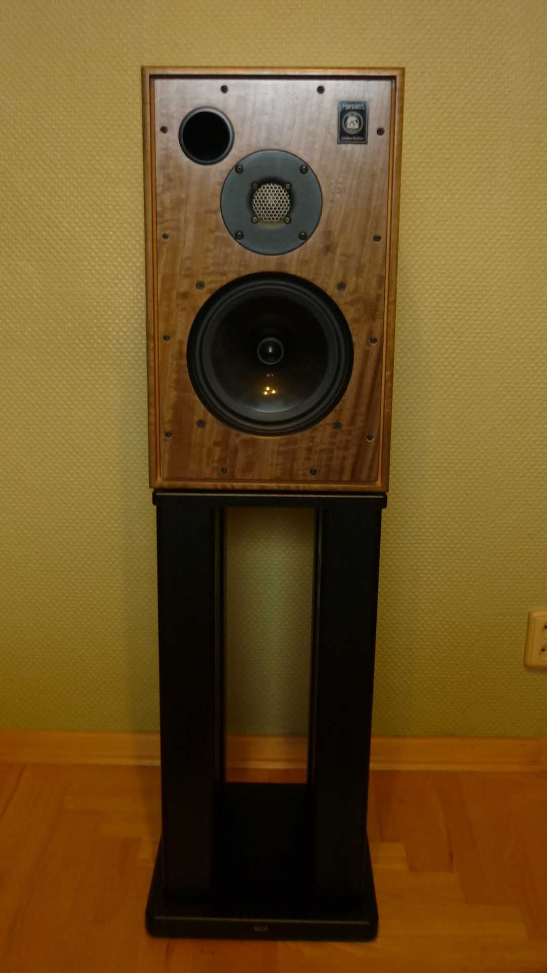 Harbeth Monitor 30.2 40th Anniversary Limited Edition