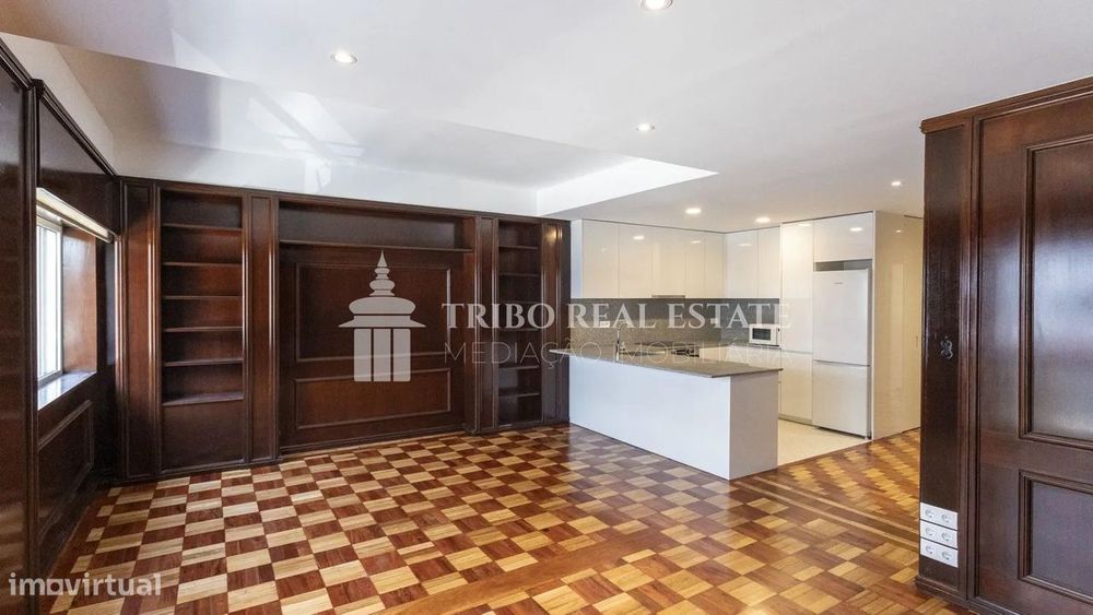 Apartamento T2 Remodelado | Avenida Da Boavista | Porto