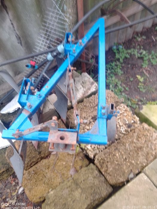 Продам двух корпусный плуг