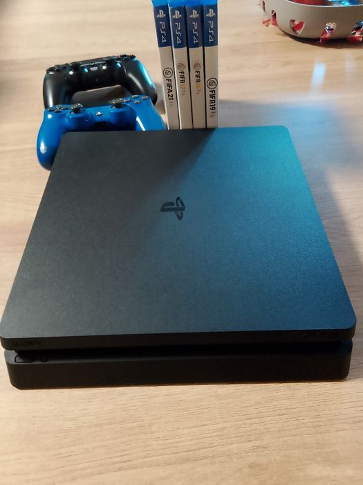 Konsola ps4 + gry