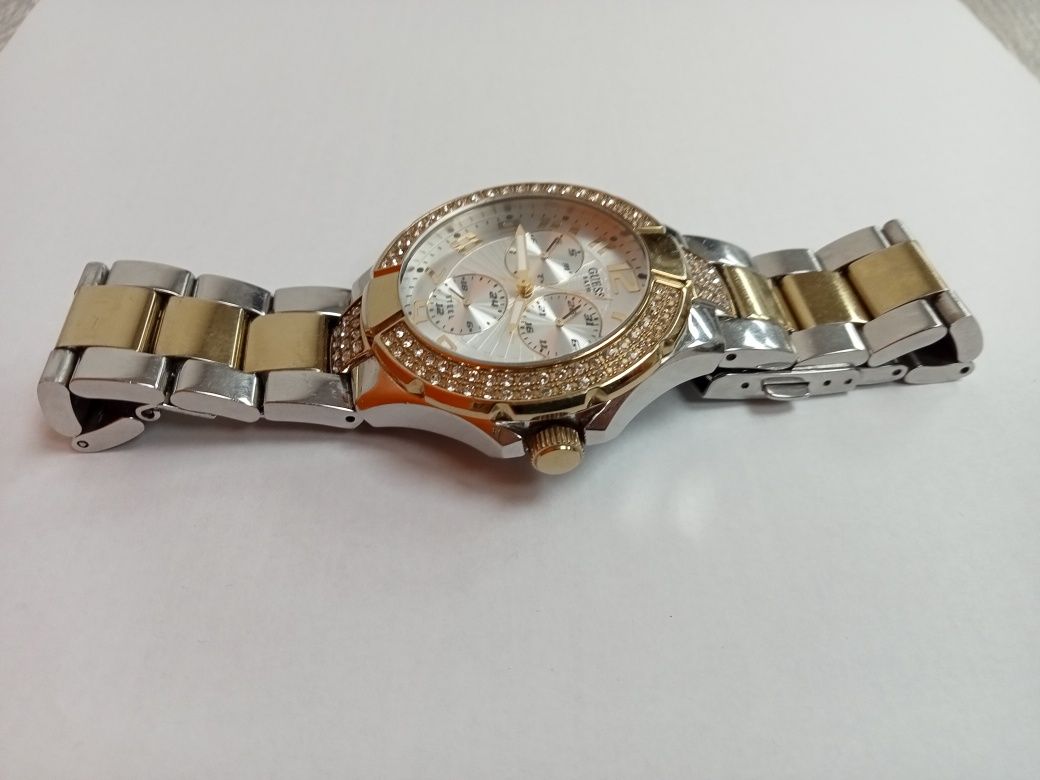 Женские часы GUESS W16563l1