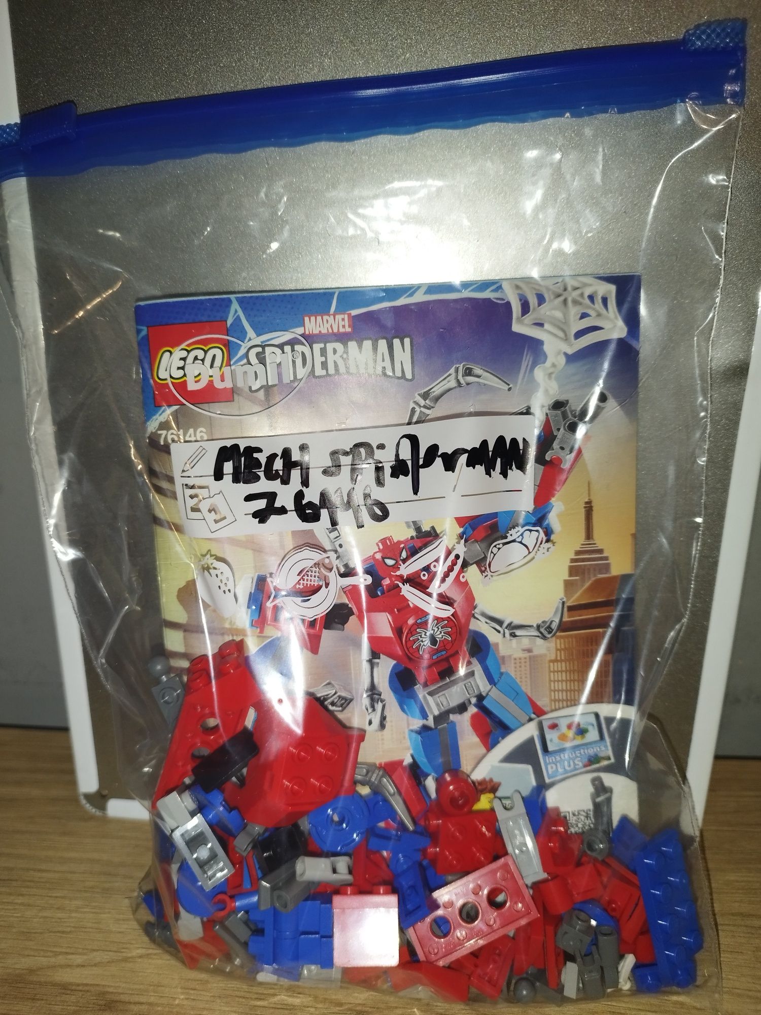 LEGO mech Spiderman 76146