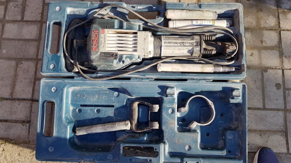 Продам отбойный молоток BOSCH GSH16