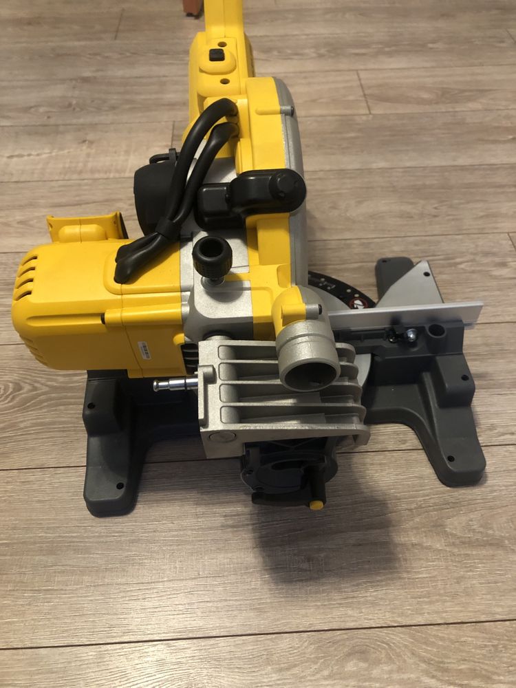 Ukosnica dewalt 54V 250mm