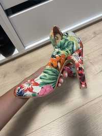Туфли 36 размер в цветах