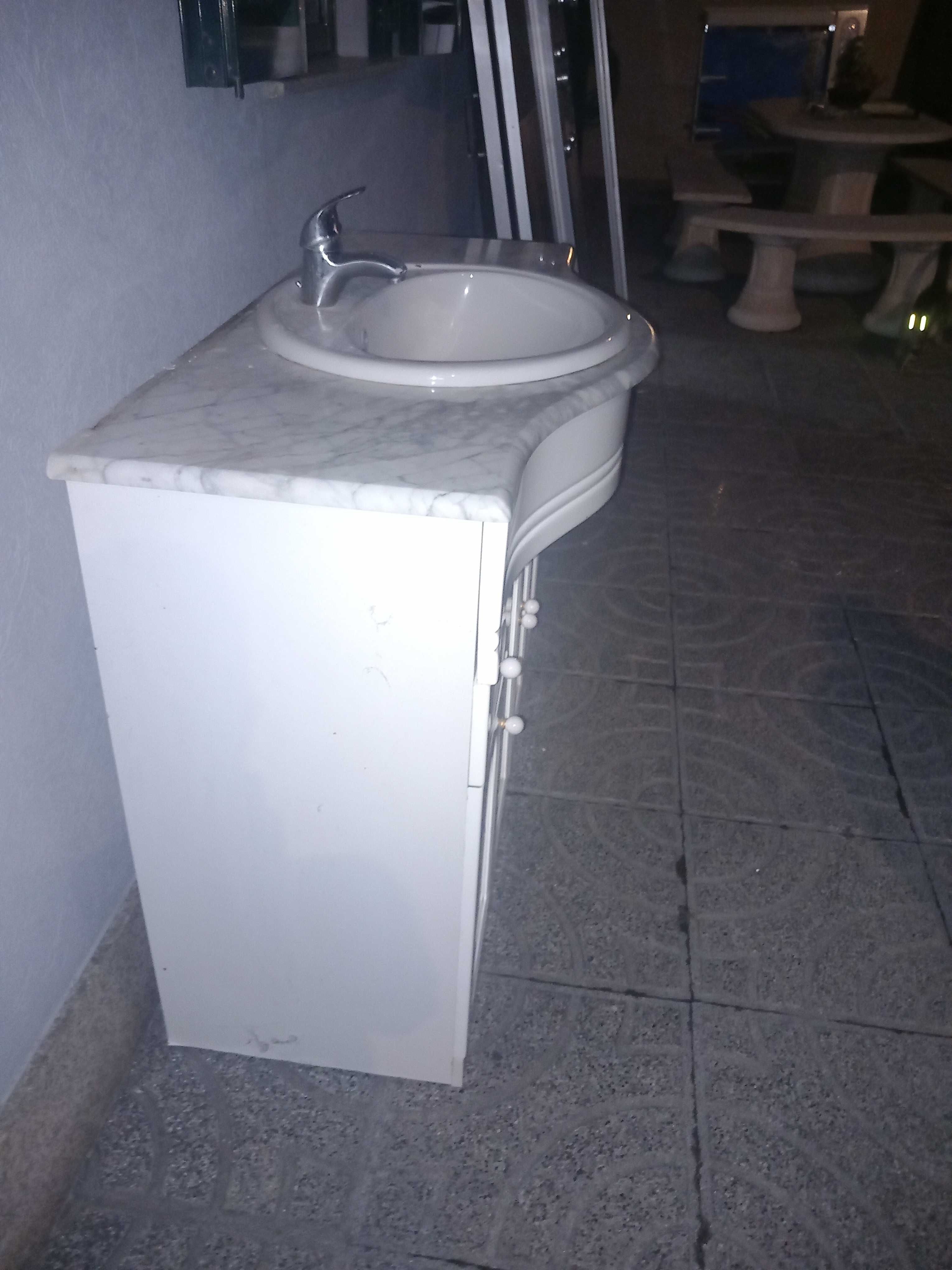Movel de casa de banho
