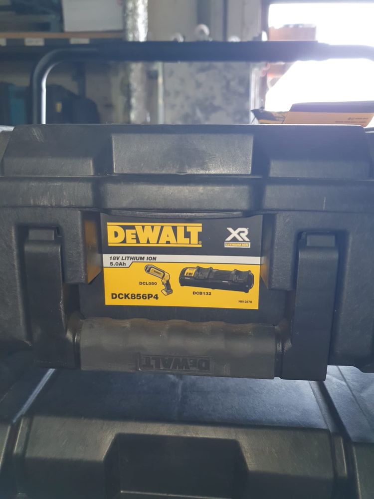 Zestaw narzędzi akumulatorowych DeWalt DCK856P4