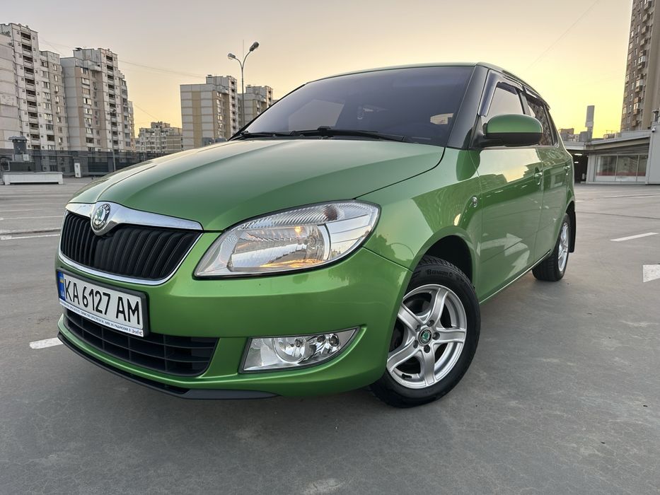 Продам Шкоду Фабію 2012 року 1.4 двигун з ГБО