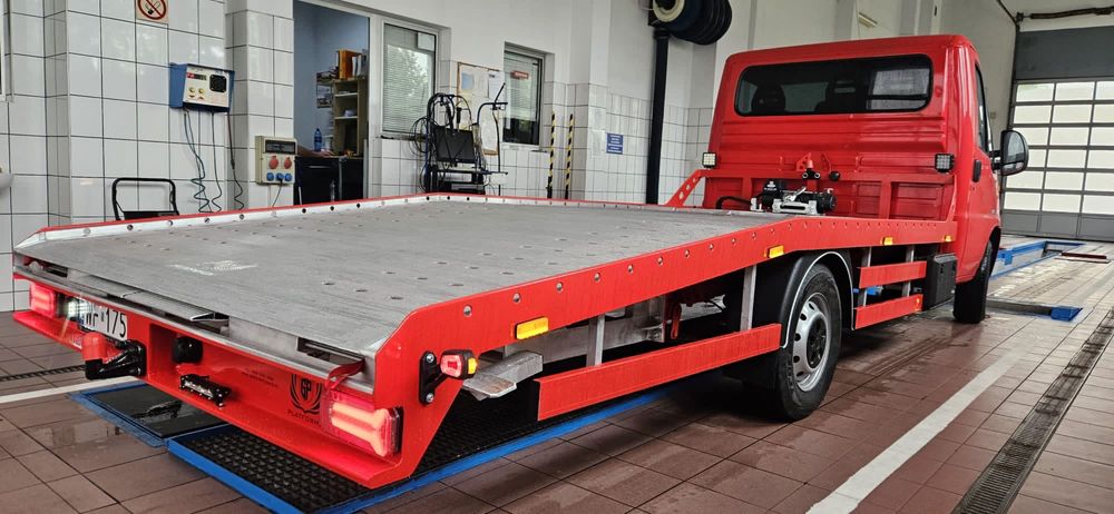 PRODUCENT laweta autolaweta aluminiowa zabudowa panelowa najazd panel