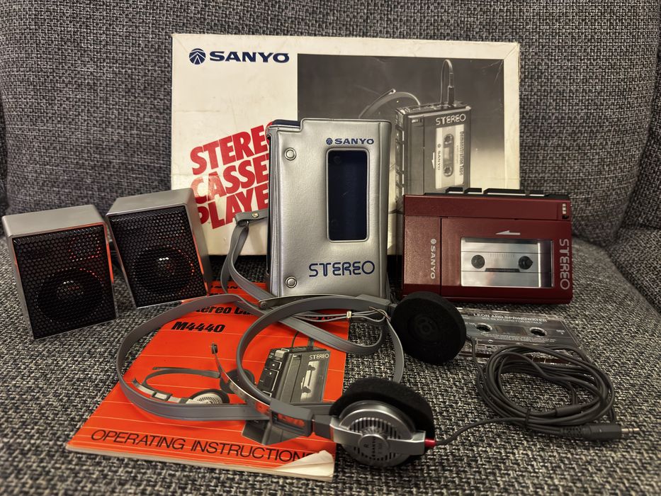 Sanyo M4440 – legendarny walkman stereo + pełny zestaw kolekcjonerski