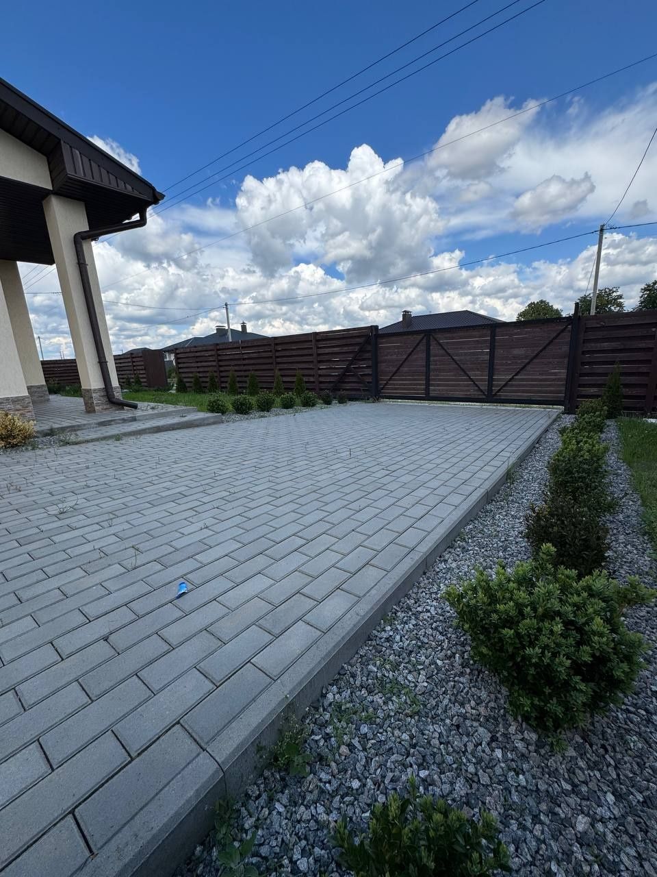 Продам будинок поряд з містом на 7 сот