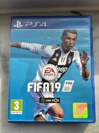 Vendo FIFA19 PS4