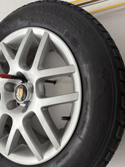 Диски з шинами r16