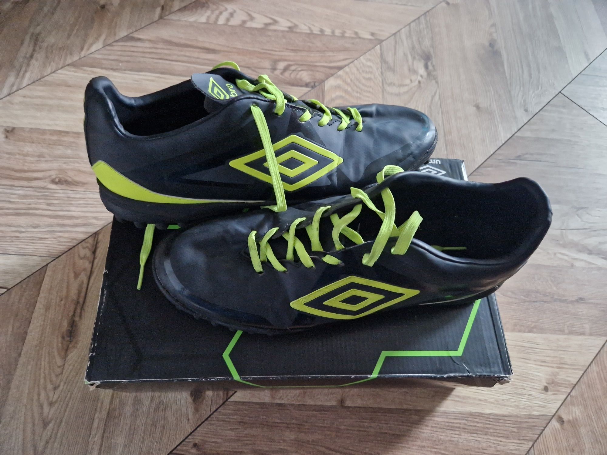 Buty UMBRO jak NOWE r46