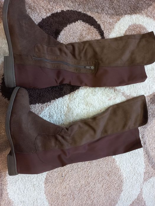 Продам сапожки весняні