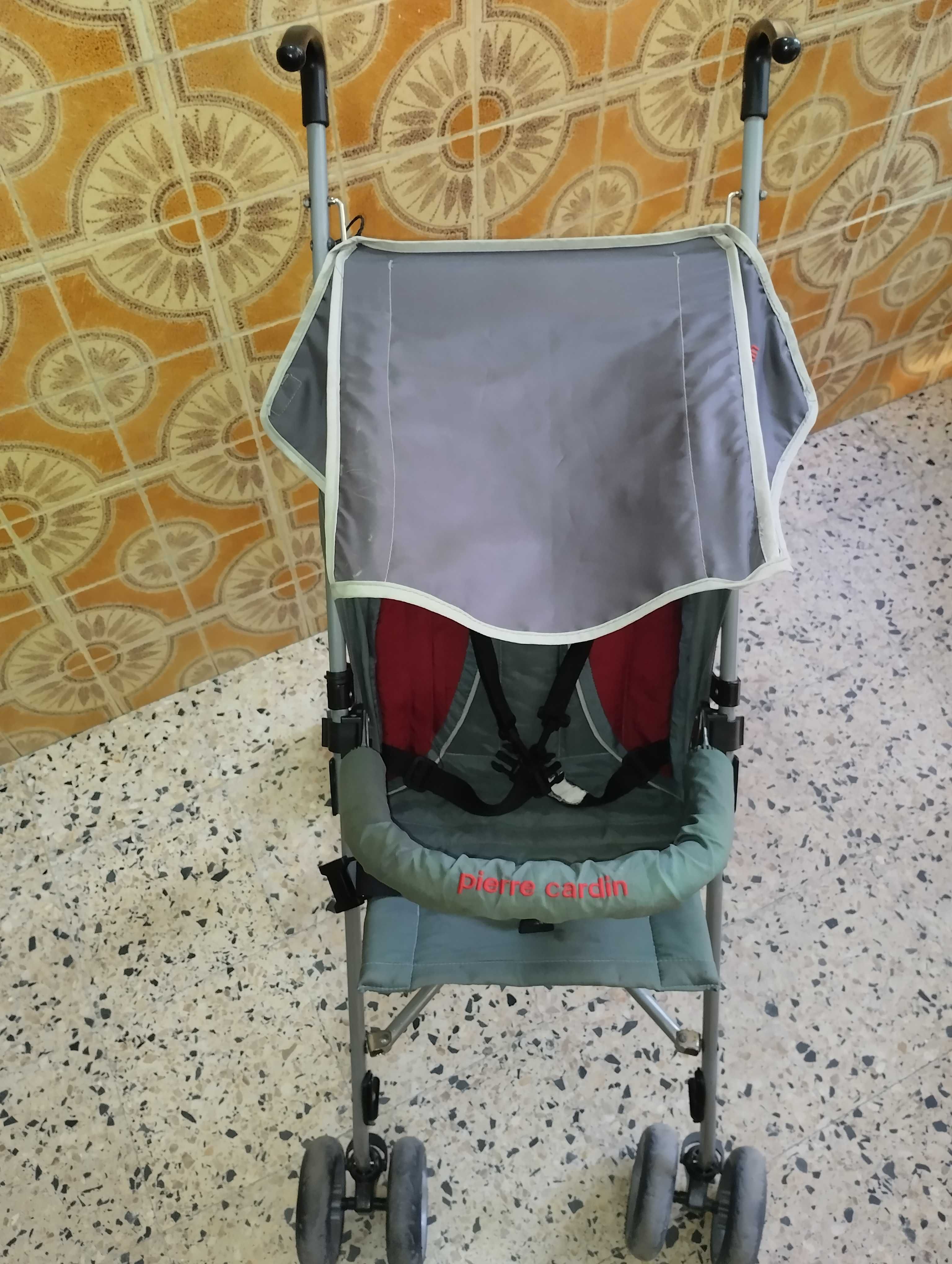 Cadeira de passeio de criança