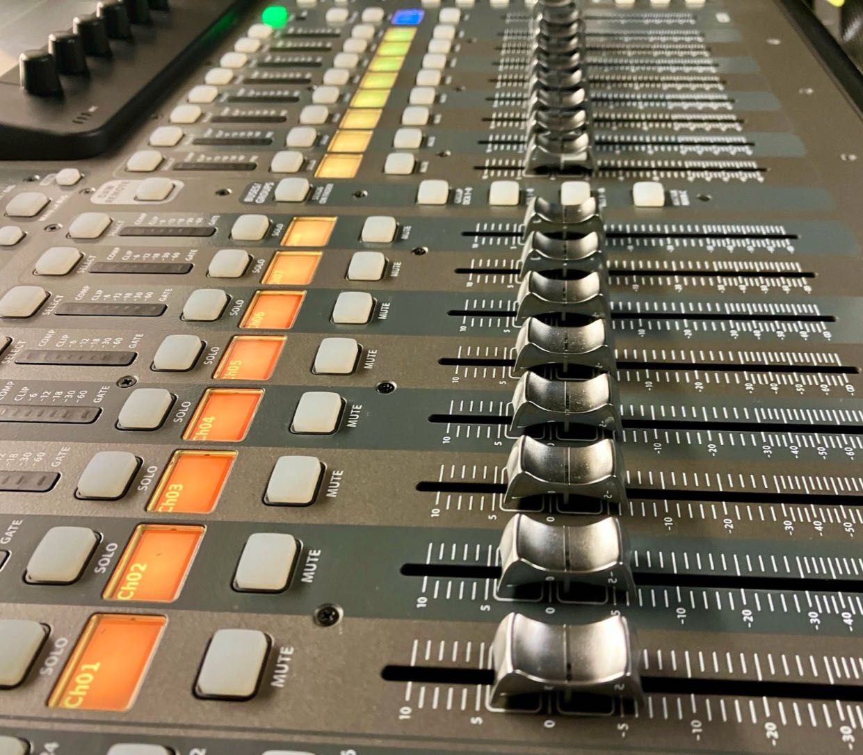 Behringer x32 Compact (Producer, Full)