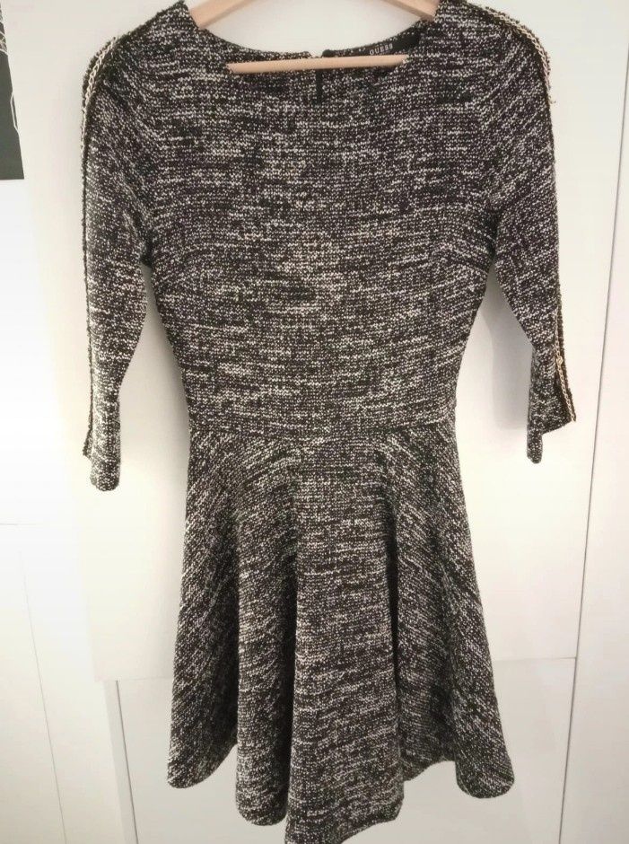 Sukienka Guess bucle xs